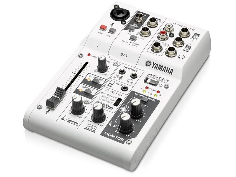 Yamaha AG03 mikser