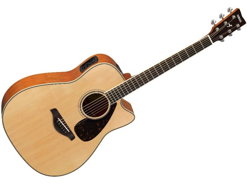 Yamaha FGX820CNT Stålstrengsgitar med Preamp, Naturel